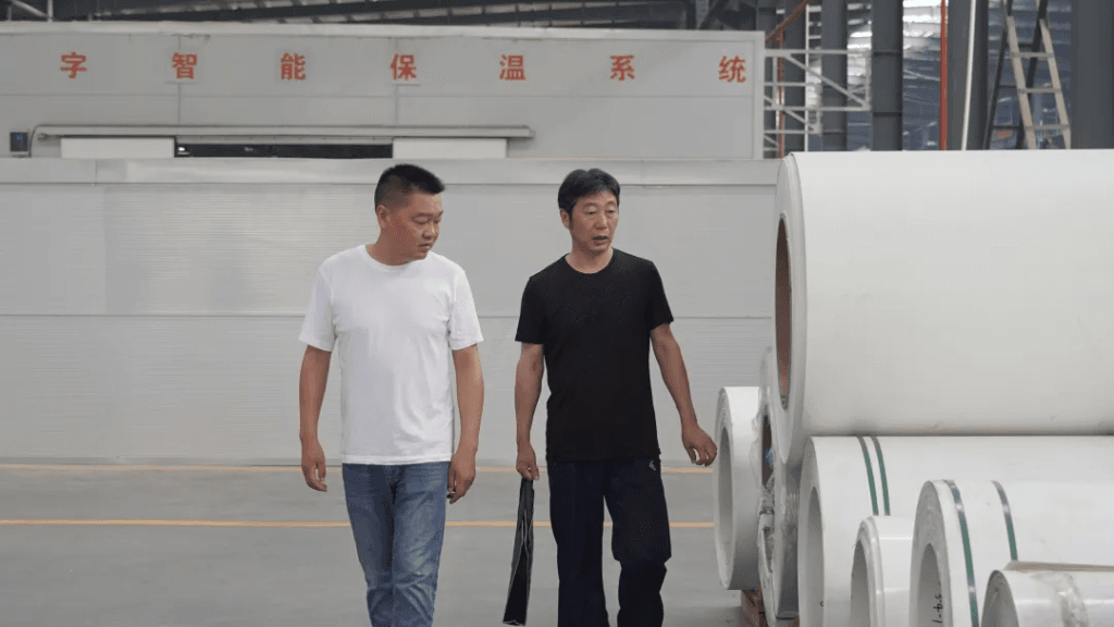 People visit Yizhuan