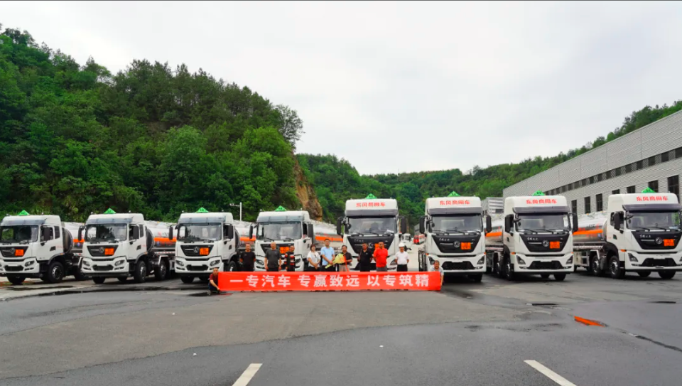 Yizhuan Fuel Tanker Truck Products Delivered to PetroChina