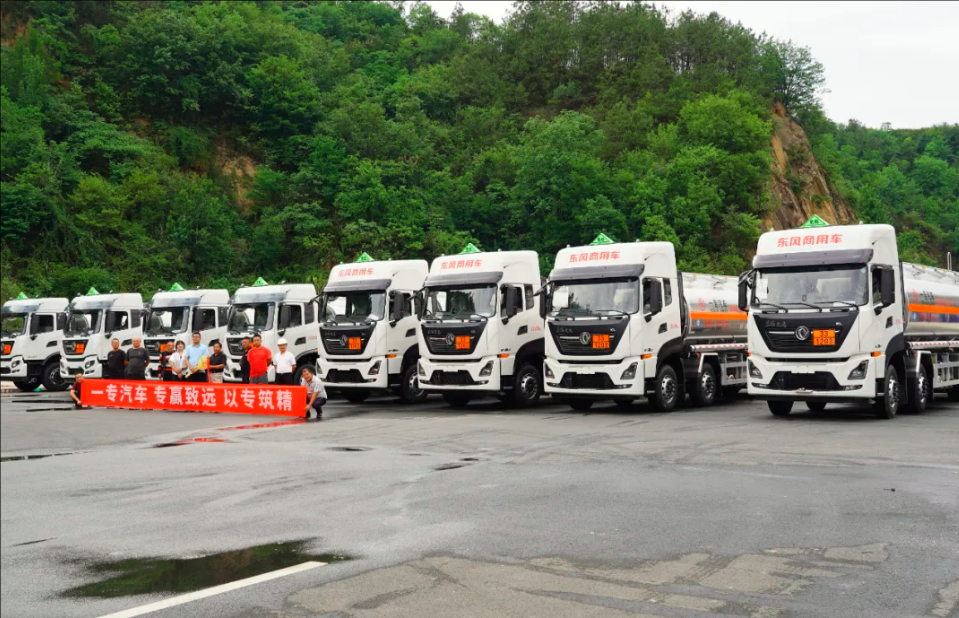 Yizhuan Fuel Tanker Truck Products Delivered to PetroChina 1 Yizhuan Fuel Tanker Truck